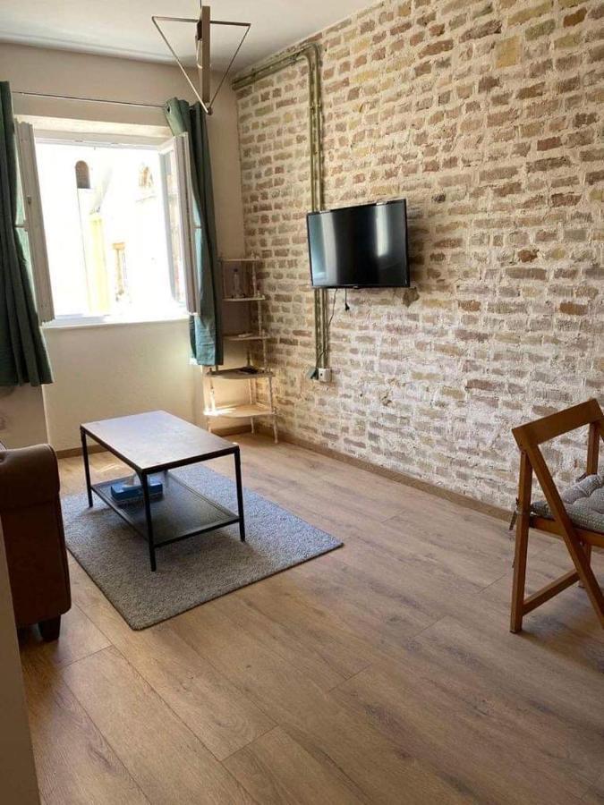 Cosy Old Port Apt In Old Town Appartement *